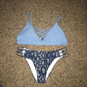 Cupshe swimsuit new with tags. Size medium